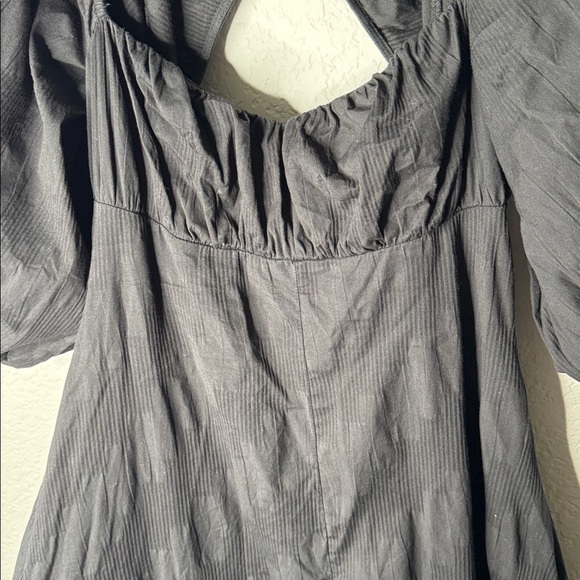 Free People Off the Shoulder Puff Sleeve Keyhole Button & Tie Back Midi Dress - Picture 4 of 7